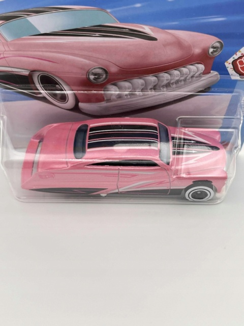 Hot Wheels Purple Passion 46/250 model 1:64 kolekcjonerski blister Mattel