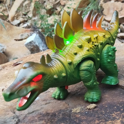 FIGURKA DINOZAURA CHODZI RYCZY MACHA GŁOWA I OGONEM DLA DZIECI FIGURKA DINOZAURA CHODZI RYCZY MACHA GŁOWA I OGONEM DLA DZIECI